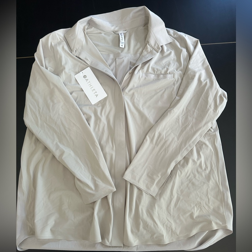 Athleta urbanite top